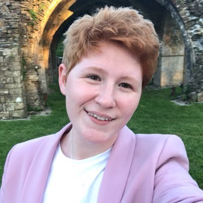 Profile Picture of Lois James (@loisjames_98) on Twitter