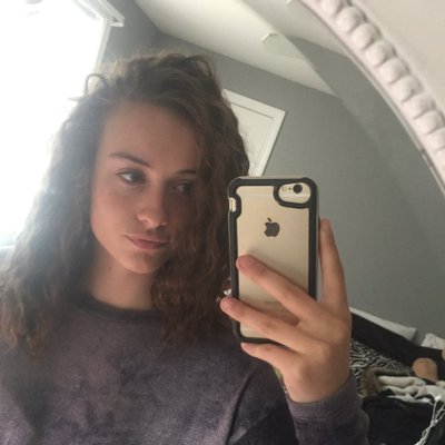 Profile Picture of Shannon Webb (@shannonwebb05) on Twitter