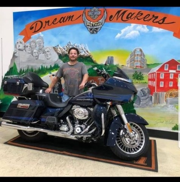 Profile Picture of John Caetano (@jcaetano71) on Poshmark