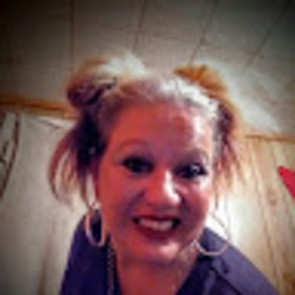 Profile Picture of Alisha dee Arriola-corley (@alidee1969) on Poshmark