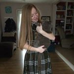 Profile Picture of Elizabeth Holloway (@elizabethneicole) on Instagram