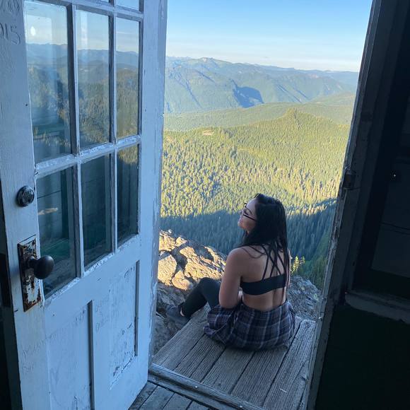 Profile Picture of Joelle Hampton (@joelle_hampton) on Poshmark