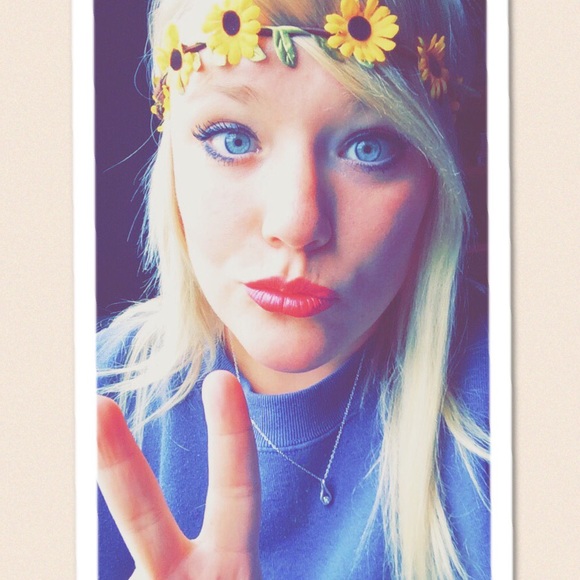 Corinne Piepmeyer - Poshmark Profile Picture of Corinne Piepmeyer (@xcorinne_mariex) on Poshmark