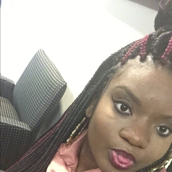 Profile Picture of Erica Starks (@ericabrean1221) on Poshmark