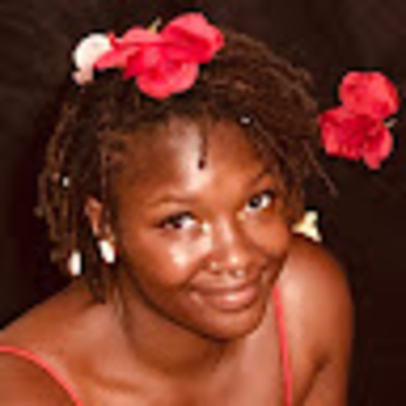 Profile Picture of Aaliyah Jenkins (@aaliyahjenki13) on Poshmark