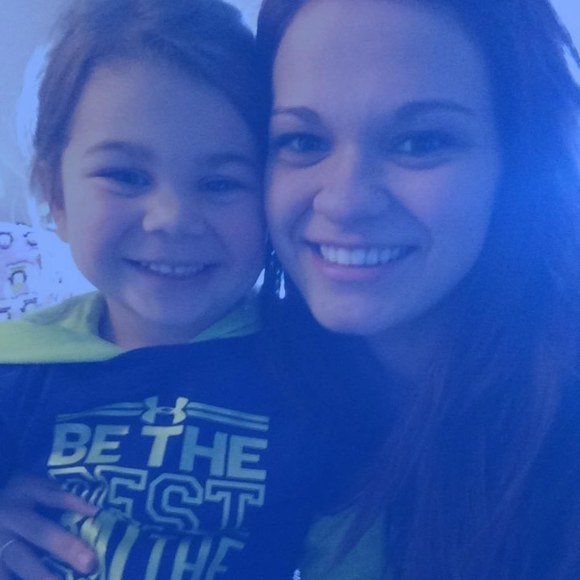 Profile Picture of Lindsay Faubion (@lfaubion) on Poshmark