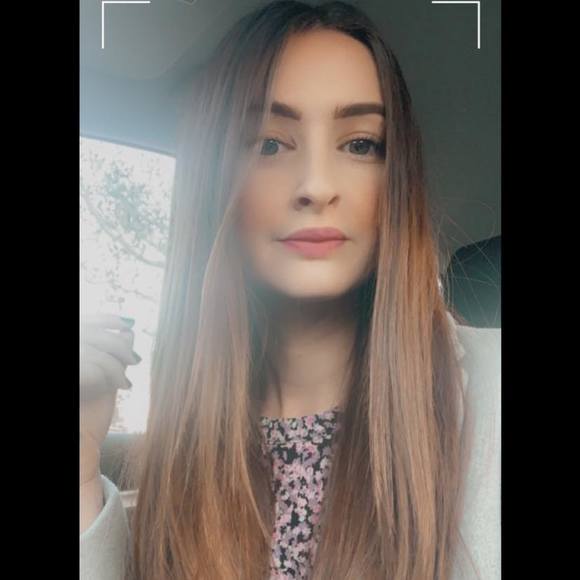 Profile Picture of Loren Kelly (@lorenkellyy) on Poshmark