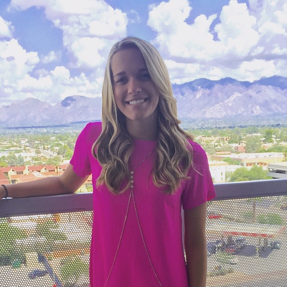 Profile Picture of Jess Roselle (@jessroselle) on Poshmark