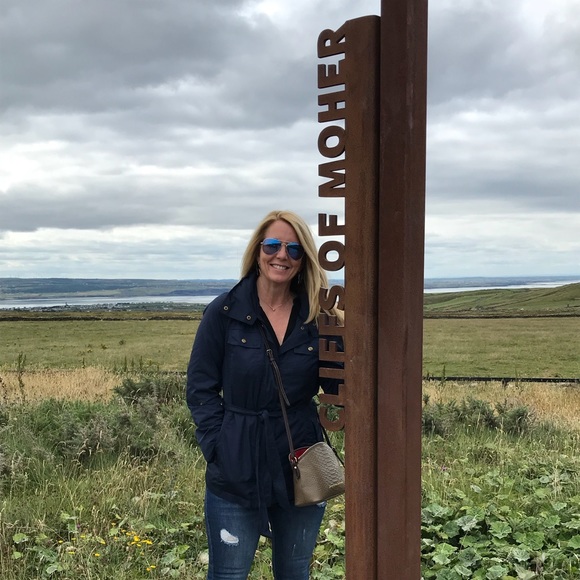 Profile Picture of Ginny Gonzalez (@gingon) on Poshmark