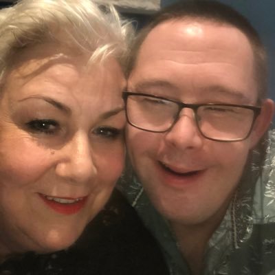 Profile Picture of Kim Alger (@kimseywimsey) on Twitter