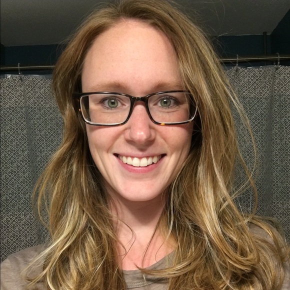 Profile Picture of Rebecca Salvatore (@rebecca1189) on Poshmark