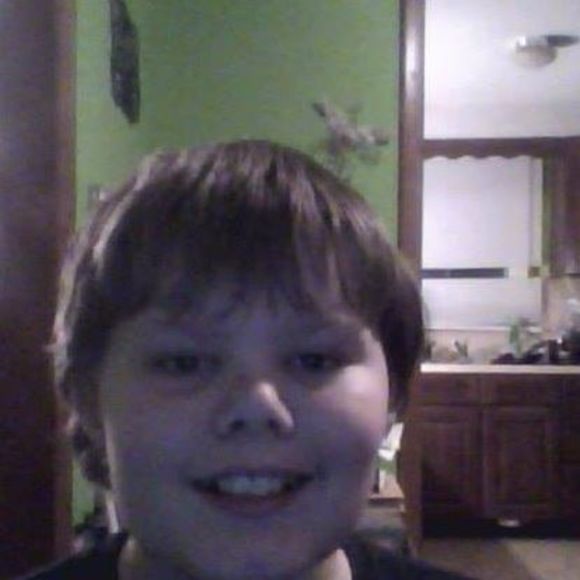 Profile Picture of April Furry (@aprilfurry) on Poshmark