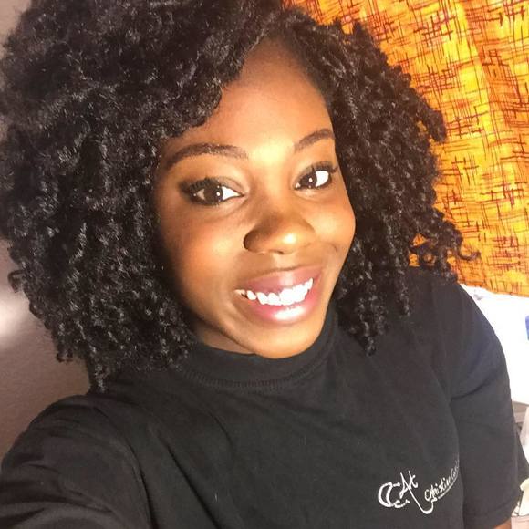 Profile Picture of Viodia Jallah (@_vi) on Poshmark