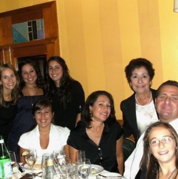 Profile Picture of Karen Larsen (@surfk123) on Poshmark