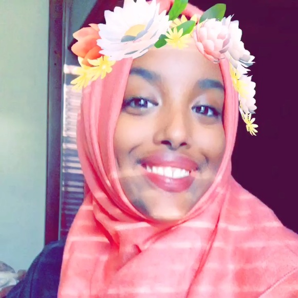 Profile Picture of Shadia Saeed (@shadiiiiiia) on Poshmark