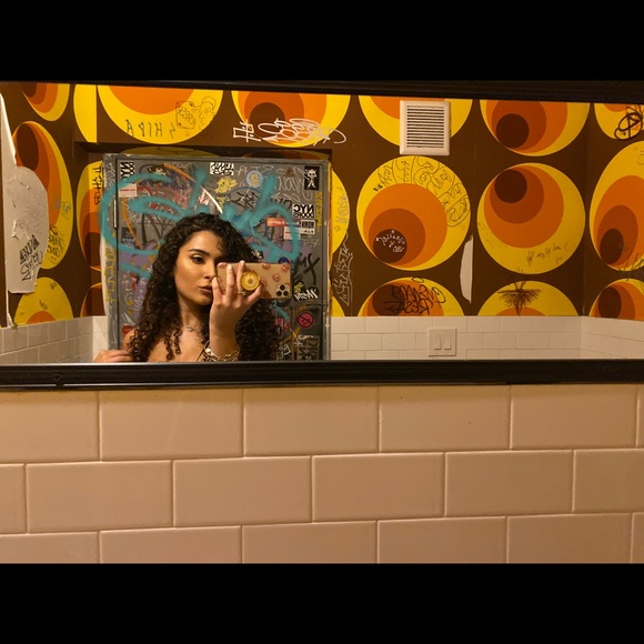 Profile Picture of Jeannette Bouzo (@jbouzo) on Poshmark