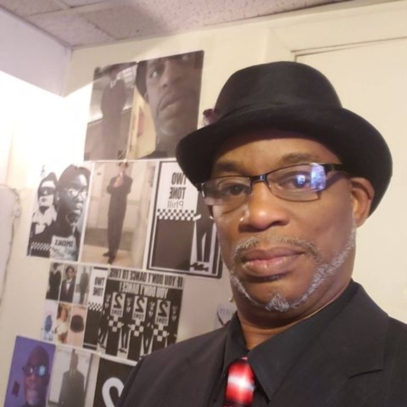 Profile Picture of Philip Gordon (@earl3708) on Poshmark