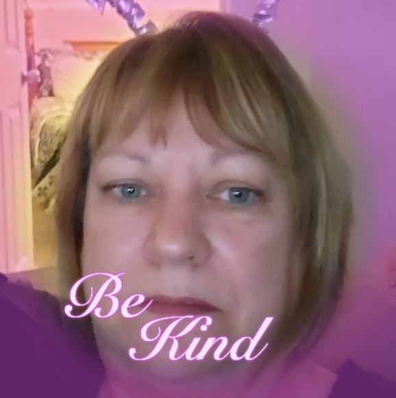 Profile Picture of Jo-ann Grandy (@j_grandy) on Poshmark