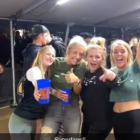 Profile Picture of Myranda Karban (@myrandakarban) on Poshmark