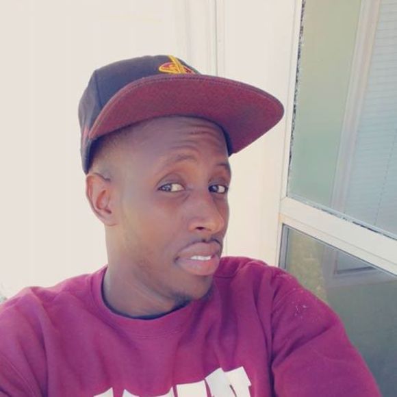 Profile Picture of Mohamed Shariff (@mohamed_34448) on Poshmark