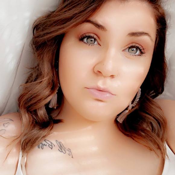 Profile Picture of Jordain Hughen (@jordain_ansley1) on Poshmark