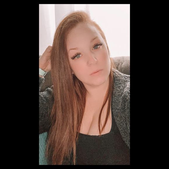 Profile Picture of Judi Gallaway (@macmadeinheaven) on Poshmark