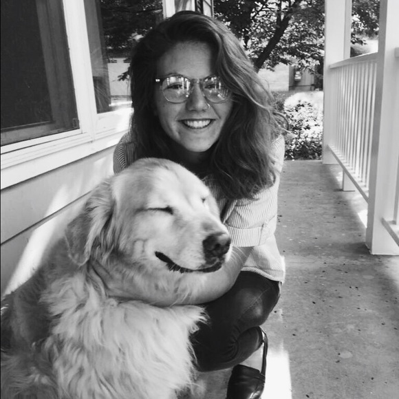 Profile Picture of Taylor Hartson (@tay_har) on Poshmark