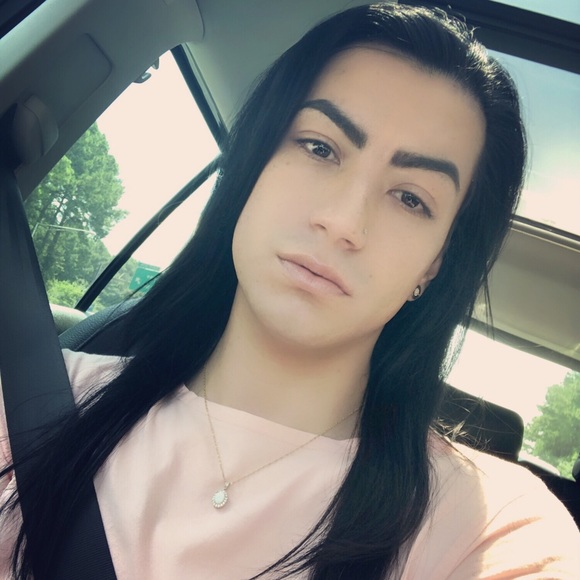 Profile Picture of Julian Parra (@julianocr) on Poshmark