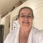 Profile Picture of Jeanne Arsenault Kennedy (@bluewolfknitter) on Instagram