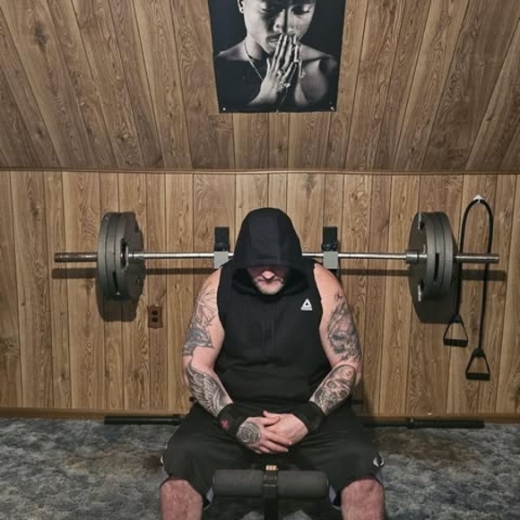 Profile Picture of Tony Steele (@steeletony096) on Poshmark