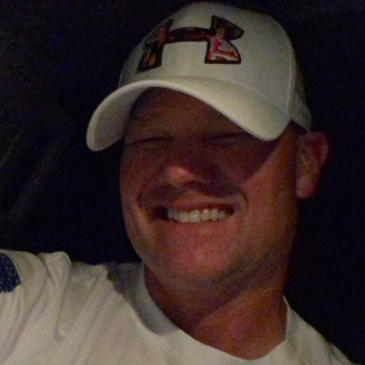 Profile Picture of Chris Topher (@chris_.topher) on Tiktok