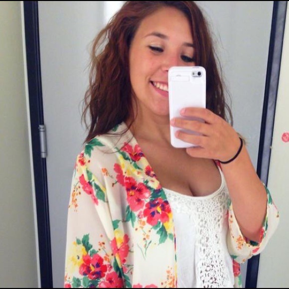 Profile Picture of Alexa Goreth (@alexa16) on Poshmark