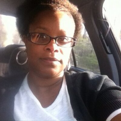 Profile Picture of Angela Epps (@rainningpurple) on Twitter