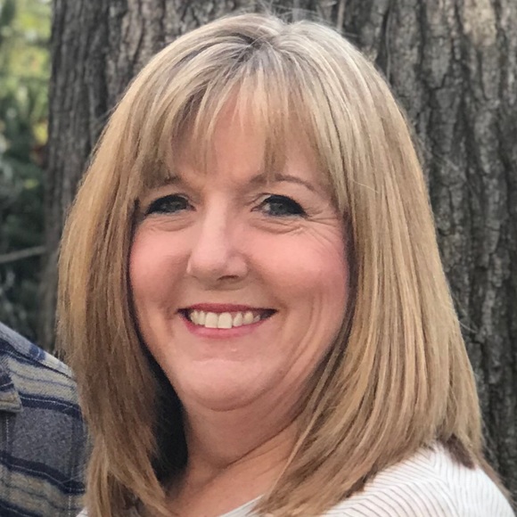 Vicky Woods - Poshmark Profile Picture of Vicky Woods (@woodsv9) on Poshmark