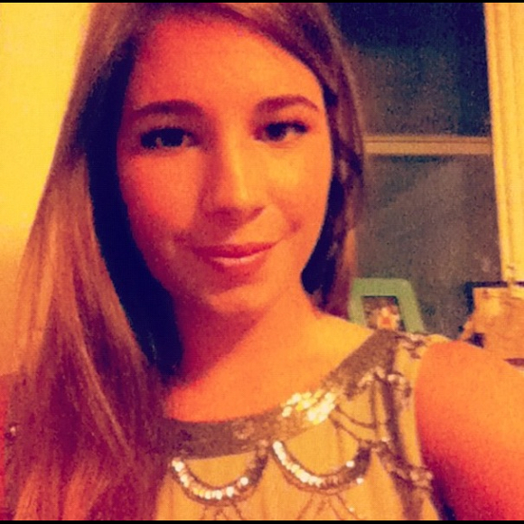 Profile Picture of Claire mitchell Andrews (@clairemitchell) on Poshmark