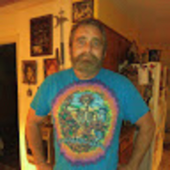 Profile Picture of Steven Hampton (@stevenhampton72) on Poshmark