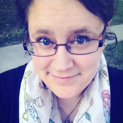 Profile Picture of Molly Bradshaw (@MLBWrites) on Twitter