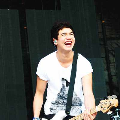 Profile Picture of Belle (@MMXIIHeyCal) on Twitter