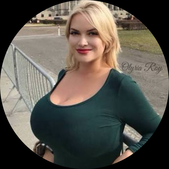 Emilie Trullinger - Poshmark Profile Picture of Emilie Trullinger (@emilietrullinge) on Poshmark