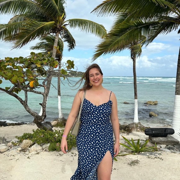 Profile Picture of Tasha Feichtinger (@tf19862) on Poshmark