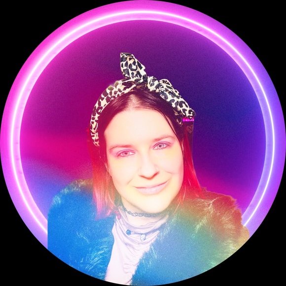 Profile Picture of Melinda Geidel (@freddyzchic19) on Poshmark