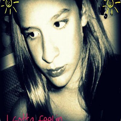 Profile Picture of Hayley Nicolle Walls (@Hayleyily) on Twitter