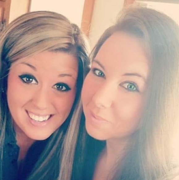 Sarah Chimileski - Poshmark Profile Picture of Sarah Chimileski (@sarahchimileski) on Poshmark