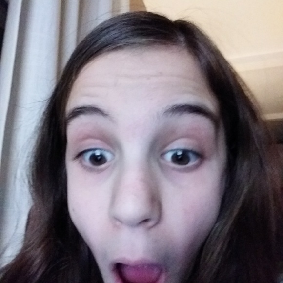 Profile Picture of Milana Mogauro (@milanamogauro) on Poshmark