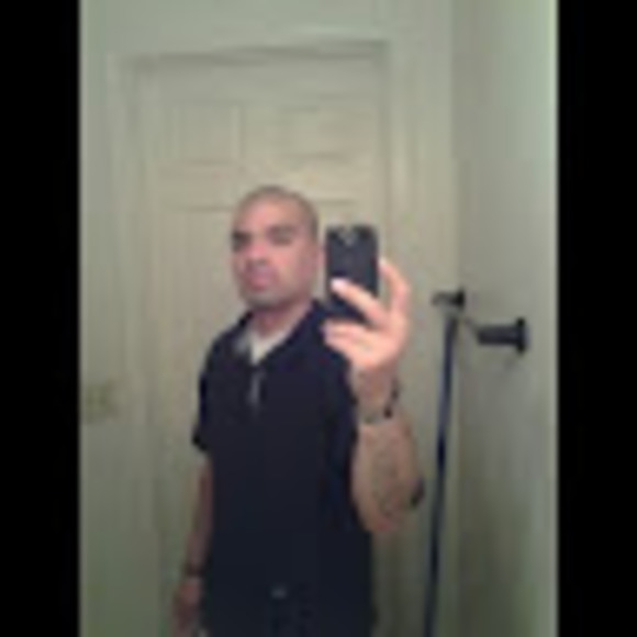 Profile Photo of Armando Villanueva (@mondoman1981) on Poshmark