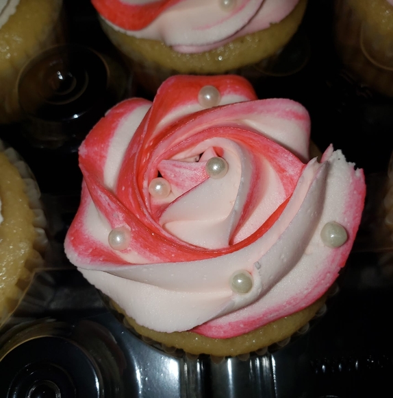 Profile Picture of Cindy Mcnair (@roxie5150) on Poshmark