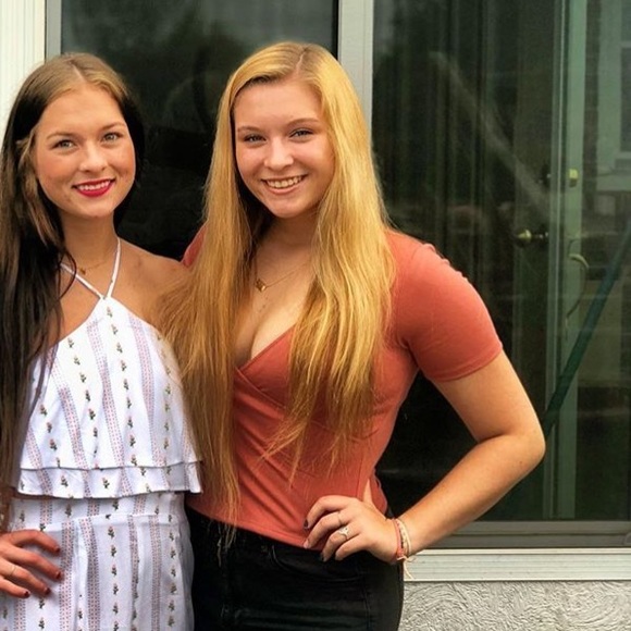 Profile Picture of Danyelle Vissing (@danyvissing) on Poshmark