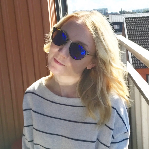 Profile Picture of Ashley Serrone (@serrone) on Poshmark