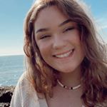 Profile Picture of E M I L Y   P E R R I N E ☀️ (@emillyperrine) on Instagram