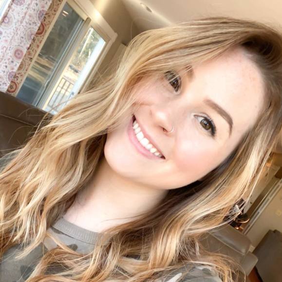 Profile Picture of Nicole Gilsdorf (@nmsacco) on Poshmark